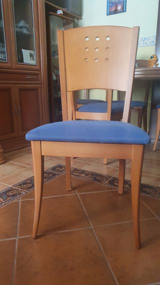 Mesa y 6 sillas,Mesa desmontada para transporte 