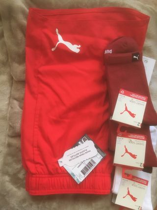 Bañador y calcetines puma