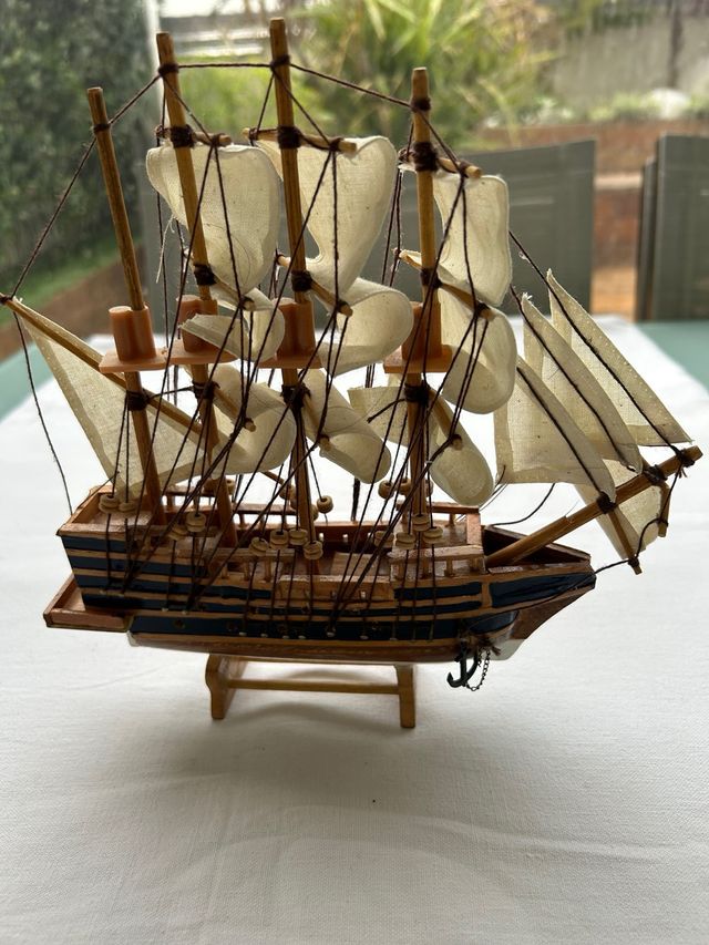 Modellino barca a vela