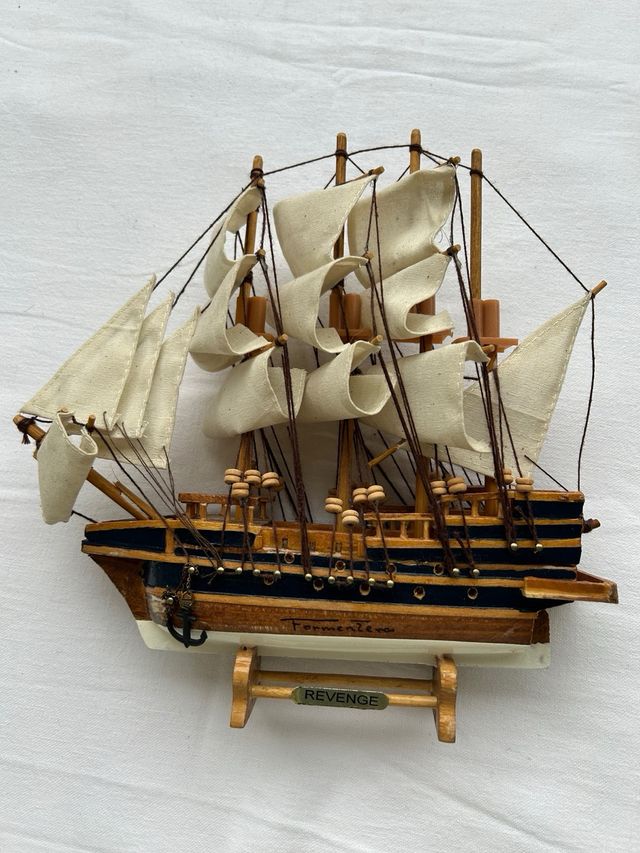 Modellino barca a vela