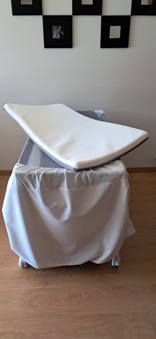 Cuna portátil más colchón viscolastic