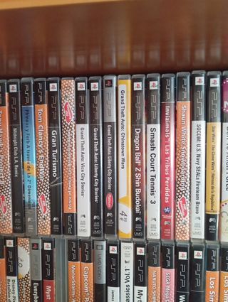PSP portable y juegos.