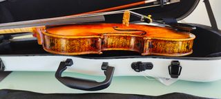 Violín 4/4 Patrón Stradivarius.