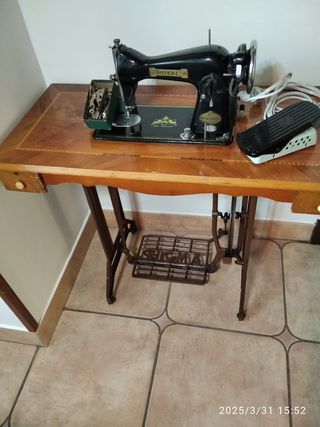 Maquina de coser antigua