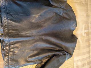 Cazadoras piel, 75 euros cada una