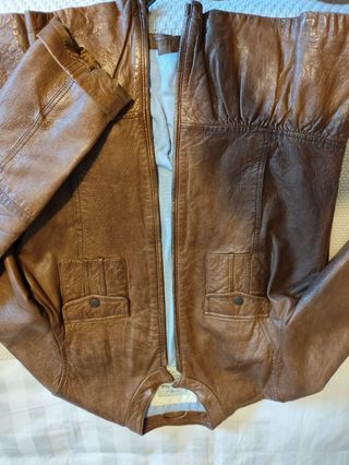 Cazadoras piel, 75 euros cada una