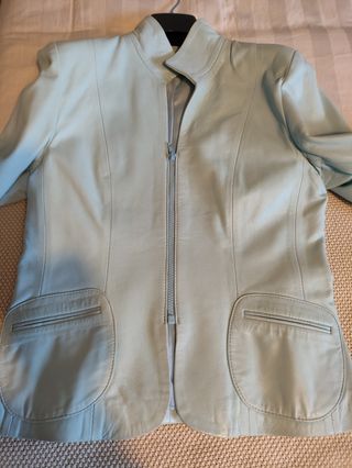 Cazadoras piel, 75 euros cada una