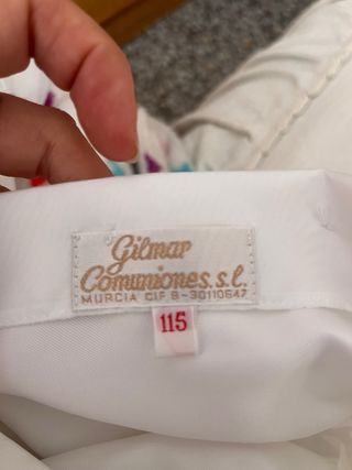 Vestido de comunión blanco de niña.