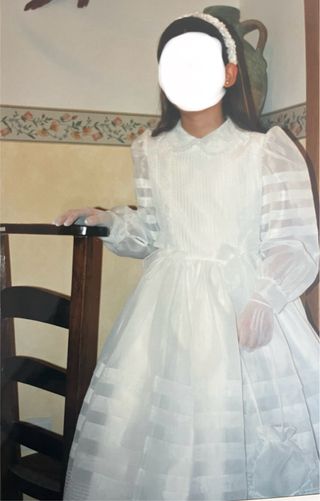 Vestido de comunión blanco de niña.