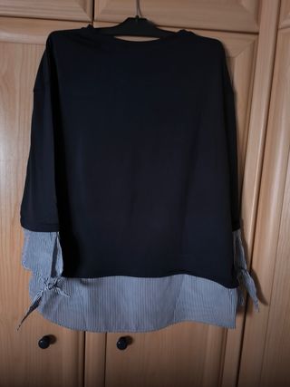 Jersey azul marino con apliques y sobrecamisa rayi
