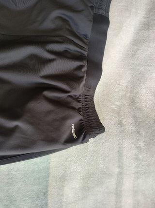 Pantalón corto Adidas talla XL, usado