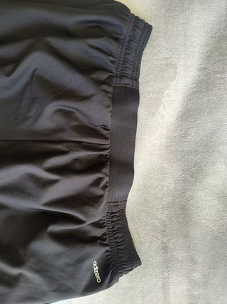 Pantalón corto Adidas talla XL, usado