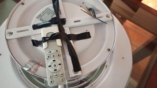 Lámpara ventilador blanca