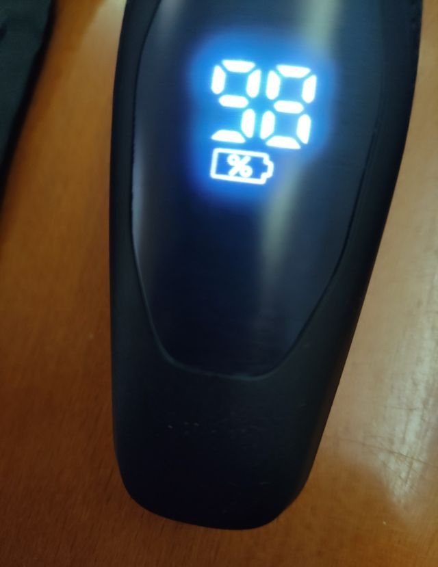 Afeitadora con patillero y carga USB