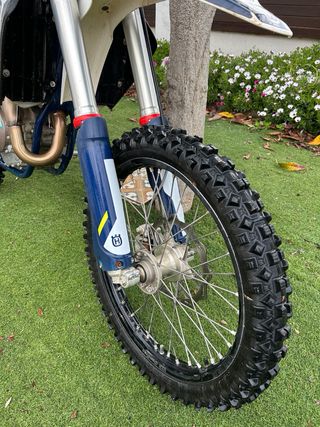 Moto cross husqvarna 450 del 2022