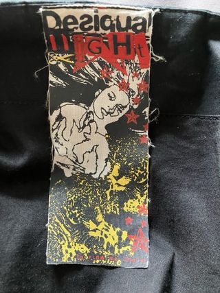 Falda negra abullonada Desigual