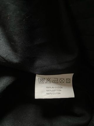 Falda negra abullonada Desigual