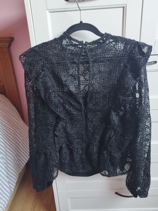 Blusa encaje con volantes H&M