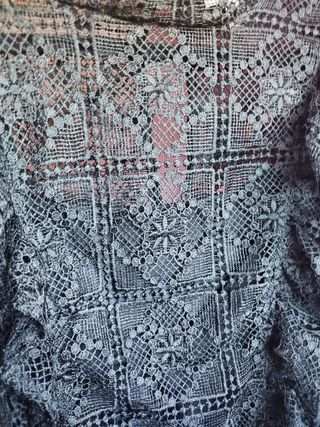 Blusa encaje con volantes H&M
