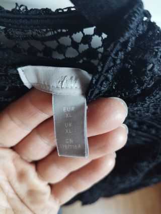 Blusa encaje con volantes H&M