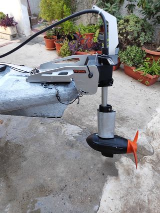 Kayak con motor torqueedo 