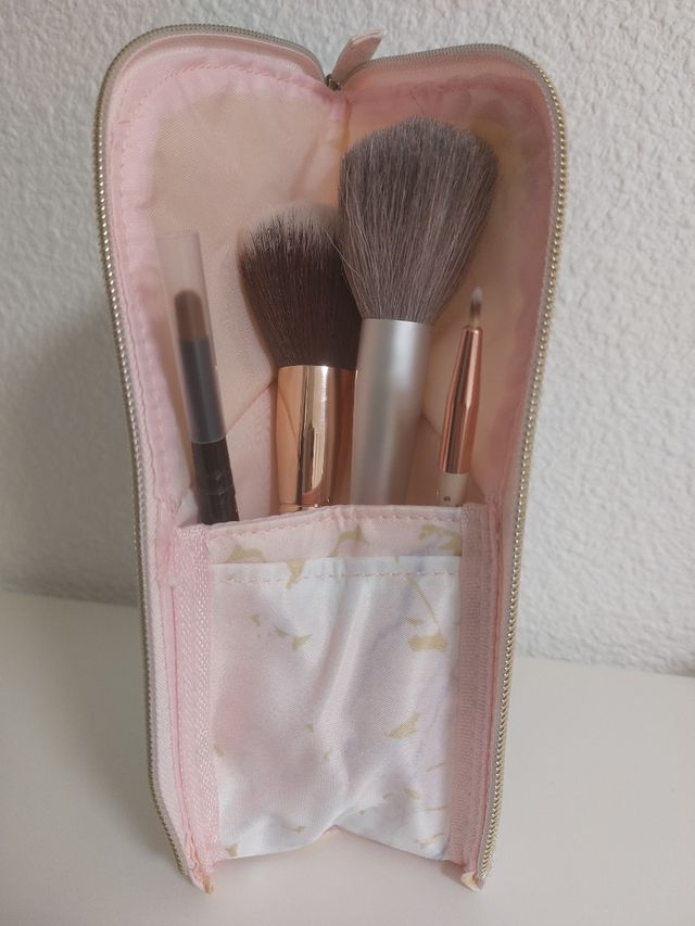 Neceser para brochas de maquillaje