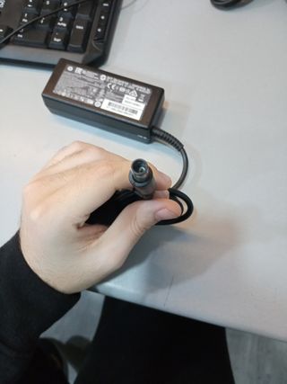Se vender cargador hp usado original