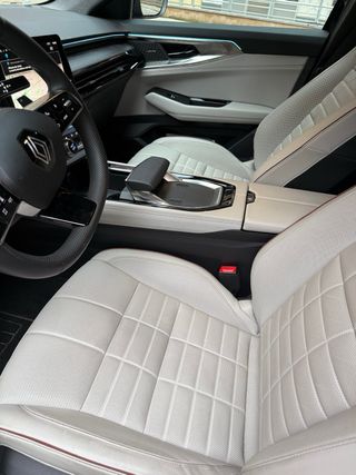 Renault Espace E-Tech full hybrid iconic