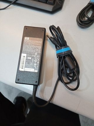 Se vender cargador hp usado original
