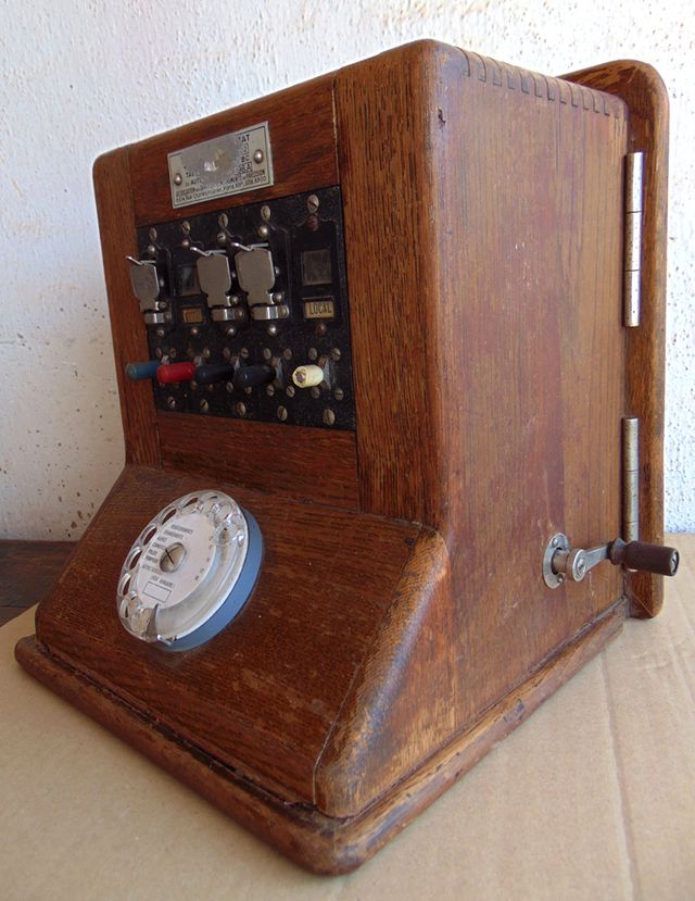 ORIGINAL CENTRALITA FRANCESA DE LOS AÑOS 40