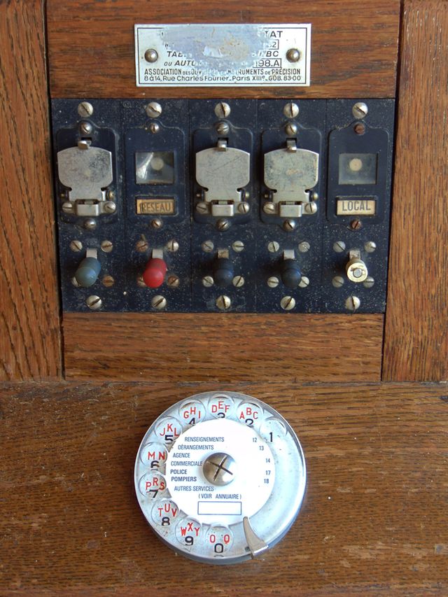 ORIGINAL CENTRALITA FRANCESA DE LOS AÑOS 40