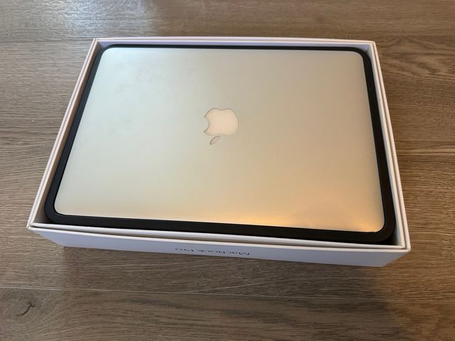 Macbook pro 2015 bateria y ssd nuevos a estrenar