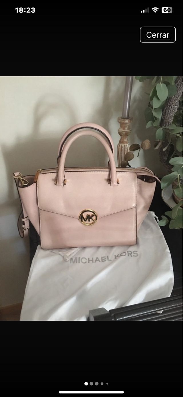 Bolso color rosa claro