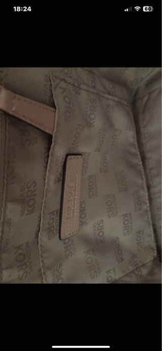 Bolso color rosa claro