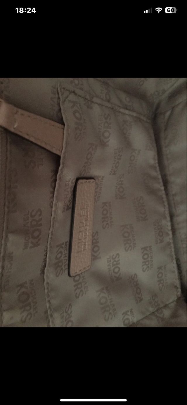 Bolso color rosa claro