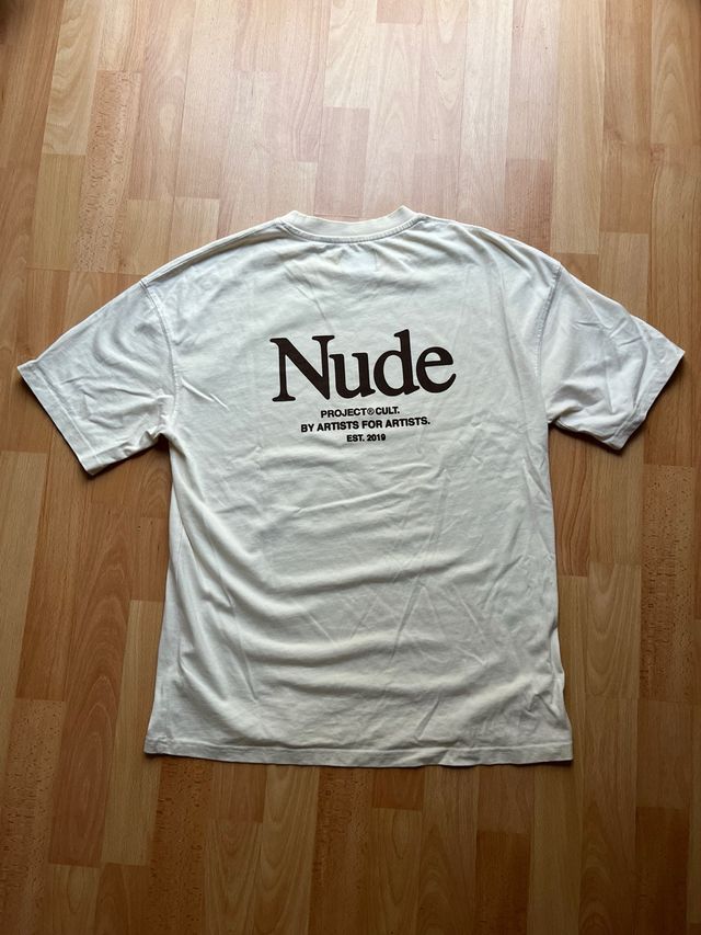 Camiseta Nude Project