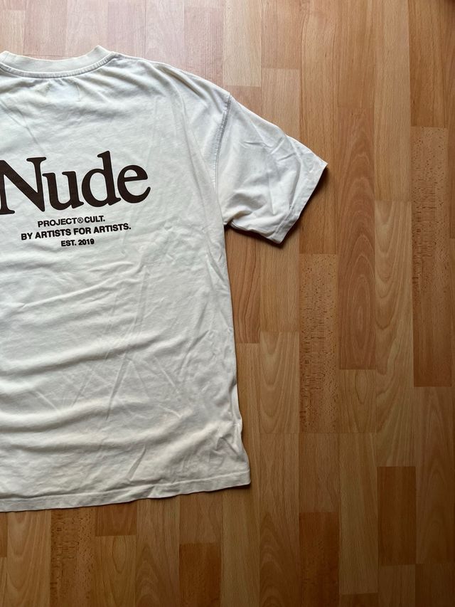 Camiseta Nude Project