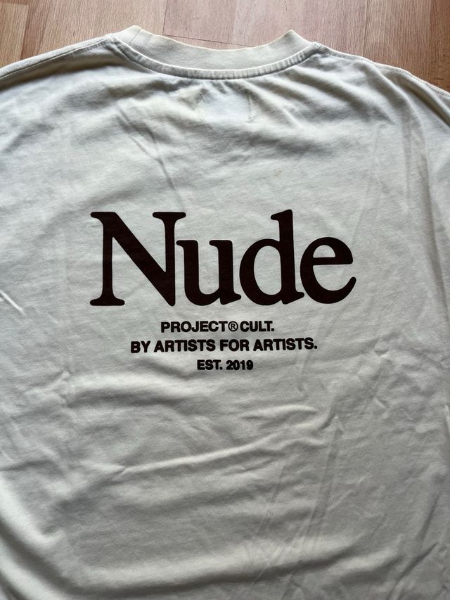 Camiseta Nude Project