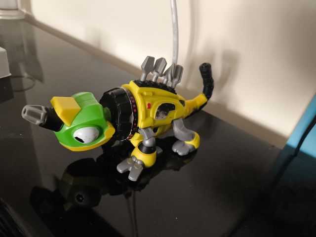 Dinotrux Reptool Revvit con motor