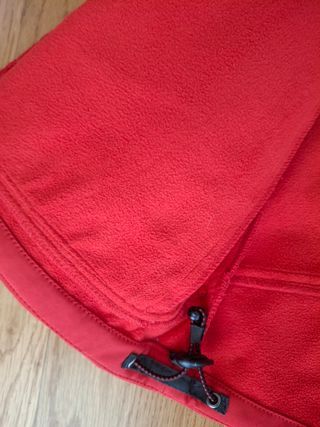 Chaqueta Impermeable Roja