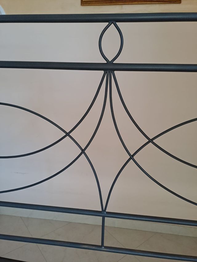 Testiera e pediera in ferro battuto grigio vintage