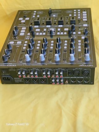 Behringer DDM4000