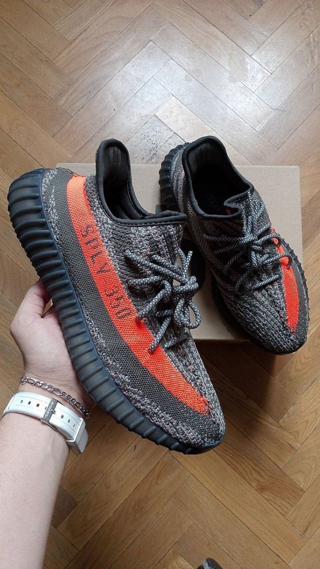 Yeezy 350 Carbón Beluga talla 44