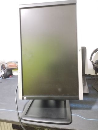 Monitor HP (AVERIADO)