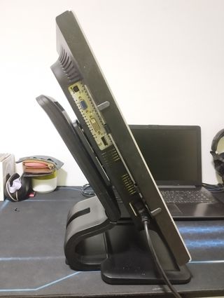 Monitor HP (AVERIADO)