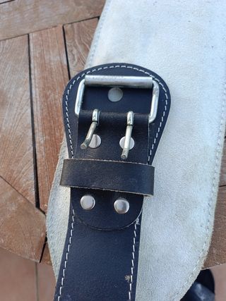 Cinturón piel , pesas.