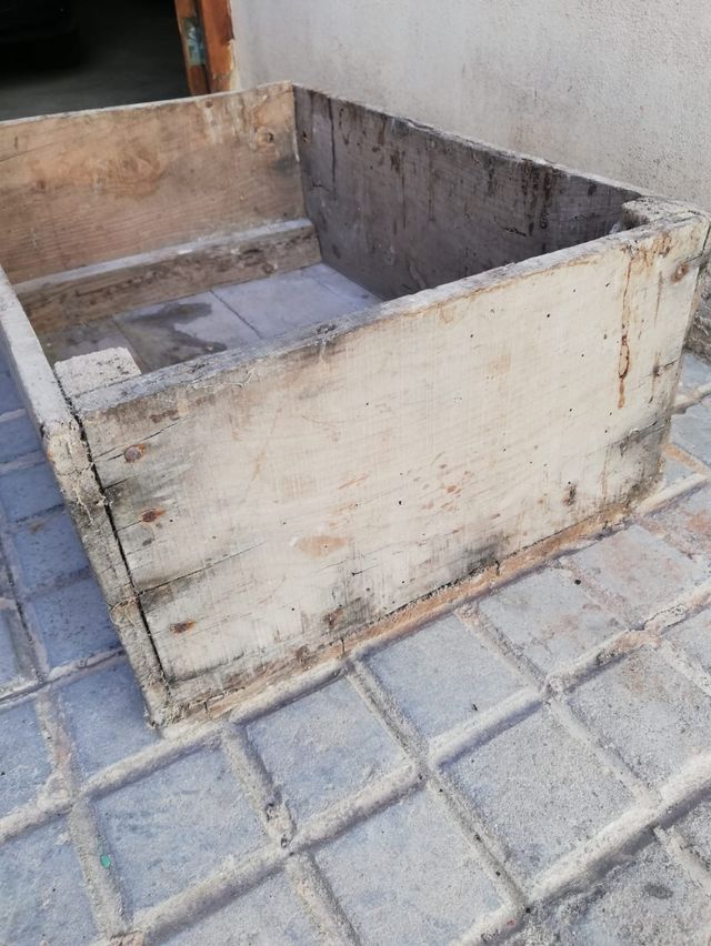 Vendo Caja de madera antigua