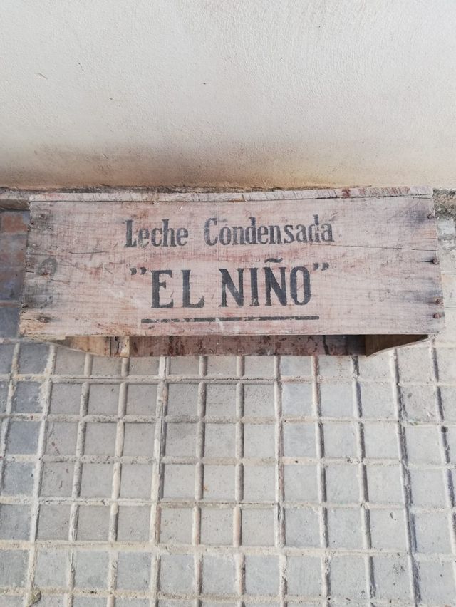 Vendo Caja de madera antigua
