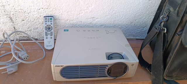 Proyector Sony con lampara nueva