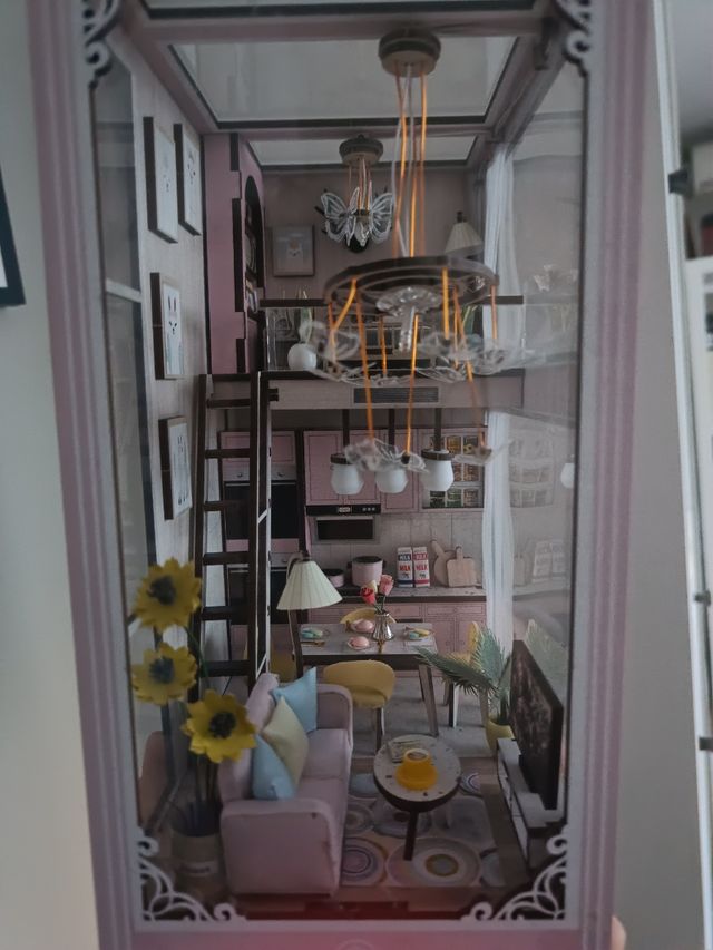 Escena casita de muñecas en miniatura